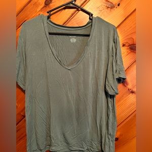 American Eagle t-shirt size small